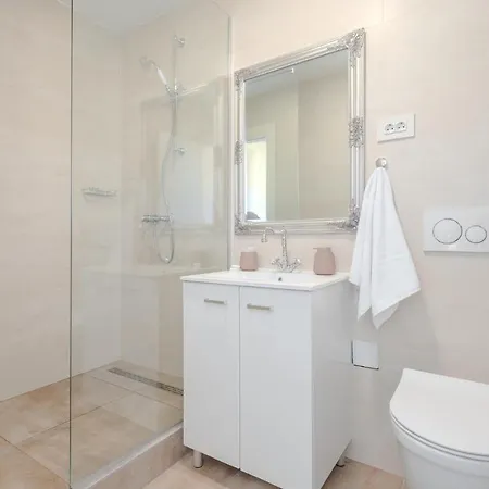 Holiday home 6 Bedroom Gorgeous In Valtura
