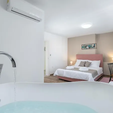 6 Bedroom Gorgeous In Holiday home Valtura