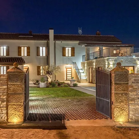 6 Bedroom Gorgeous In Holiday home